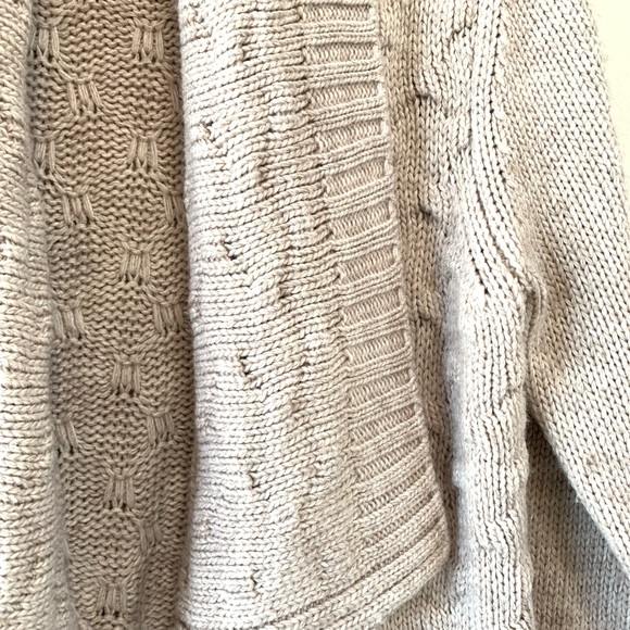 Dex. Wool blend open cardigan. Tan cable knit size M - Picture 6 of 7